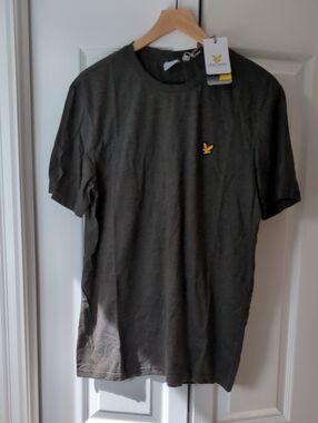 Lyle & Scott Grey Crew Neck Tee with Yellow Emblem